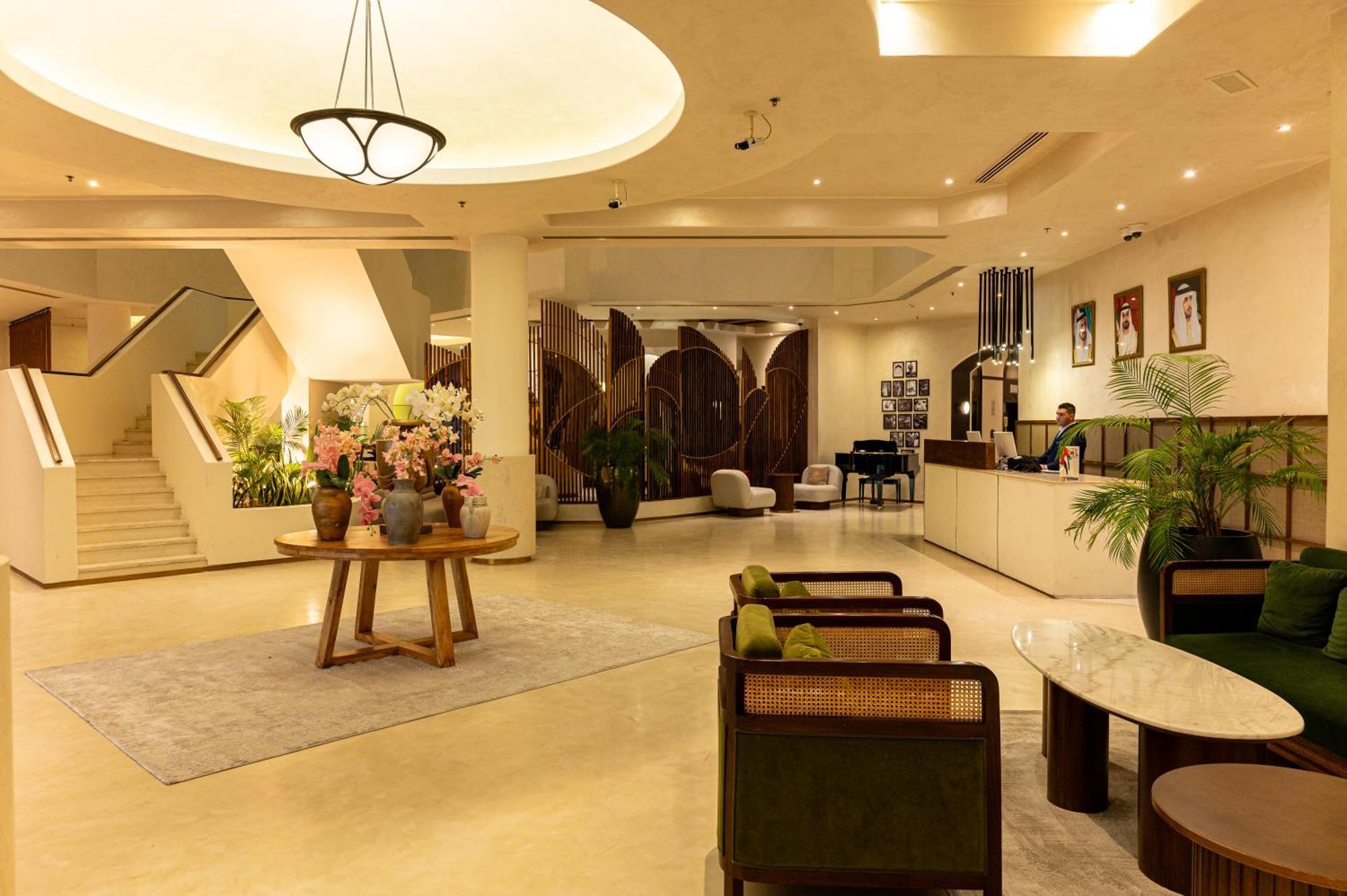 Majestic Cove Hotel - Formerly Le Meridien Fairway Dubái Exterior foto