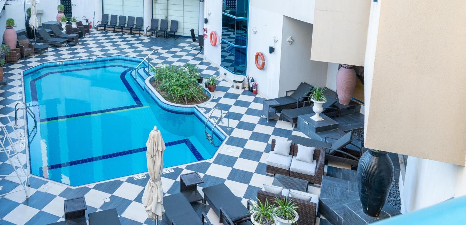 Majestic Cove Hotel - Formerly Le Meridien Fairway Dubái Exterior foto
